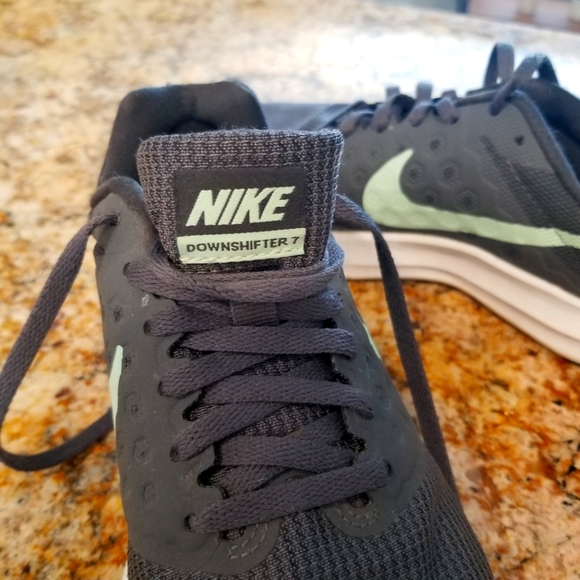 Nike sneakers - Picture 2 of 4